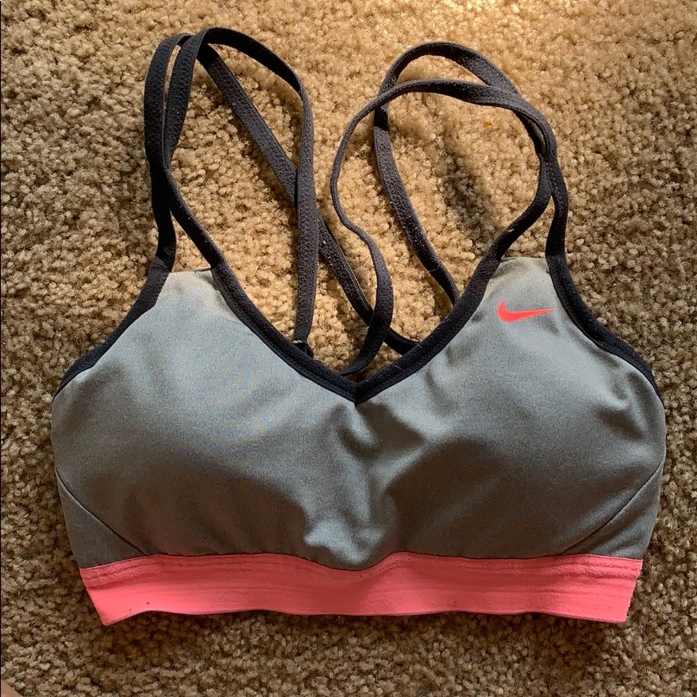 Nike dri fit sports bra size small